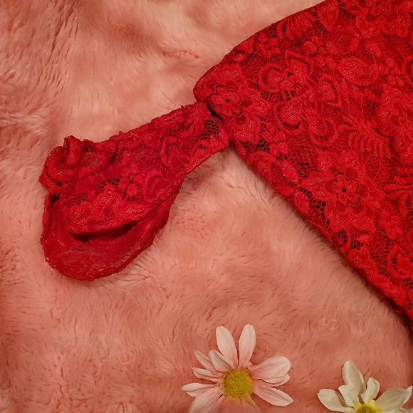 Lace off-the-shoulder dress - Picture 12 of 12